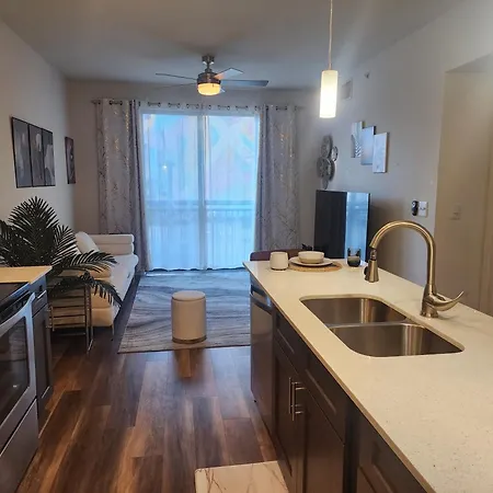 Luxury - Spacious 1Bd 1Ba With 4 Beds Located In Domain, Austin